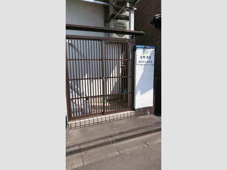 第8ホワイトハウス 外観