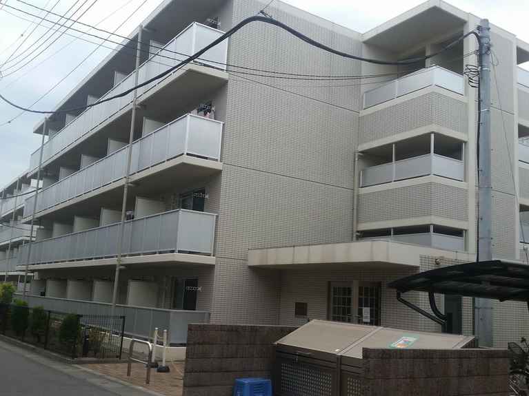 レオパレスパルコートD 外観