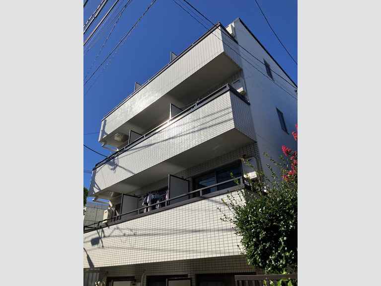 ルーブル新宿 外観