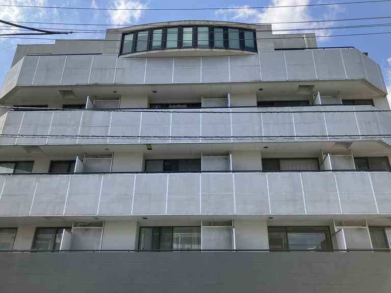 シャーロックホームズ2番館 外観