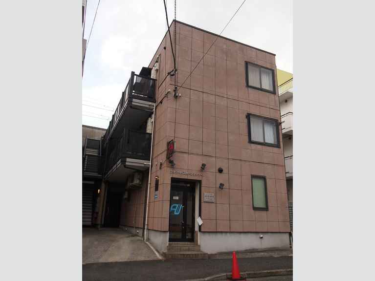ドルフウエスト上大岡 外観