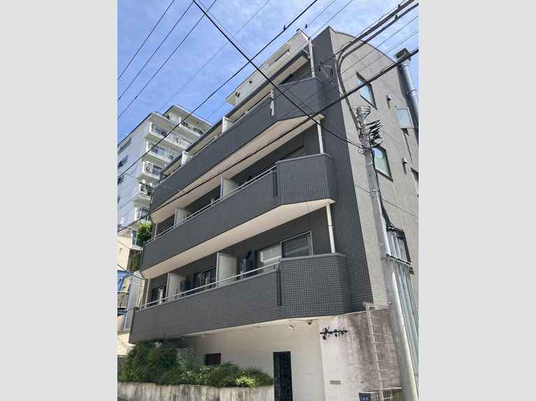 クイーンズ代々木 外観