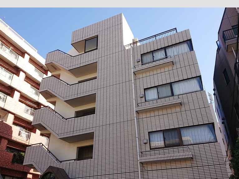 コスモパレス守中館 外観