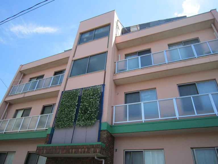 スリーベル 外観