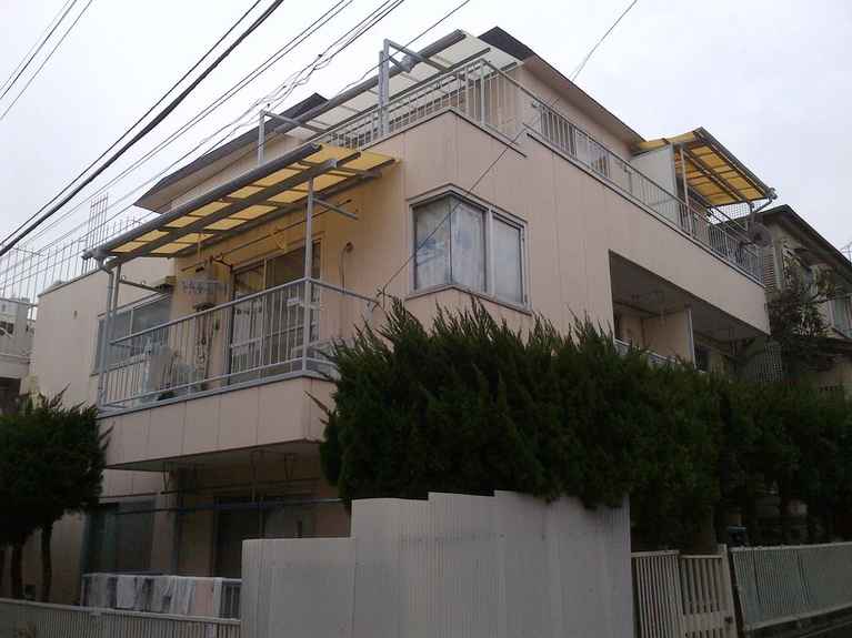 白ユリマンション 外観