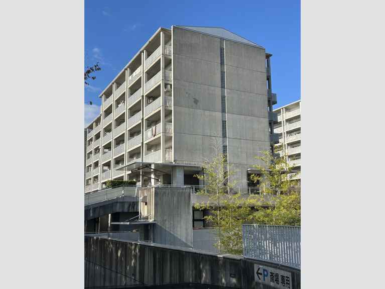 都営八雲一丁目アパート7号棟 外観
