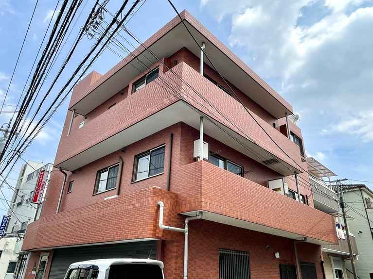 エーユーツーリストビル 外観