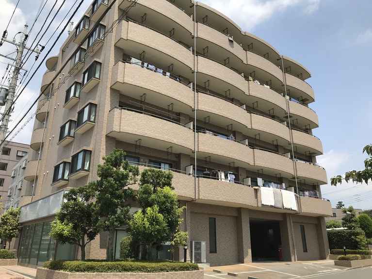 エーヴィゲス市川 外観