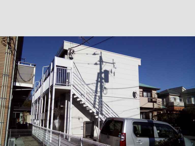 レオパレスカルマード 外観
