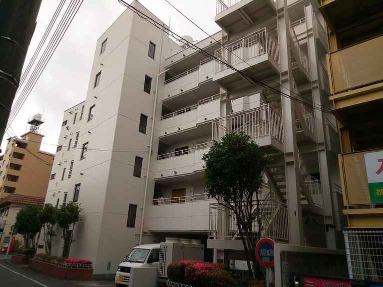 新越谷ハイツ 外観