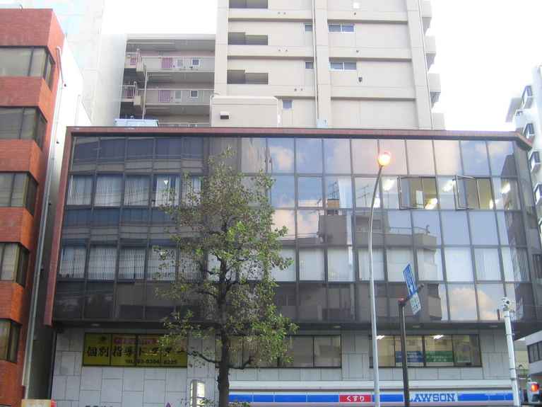 新港ビル 外観