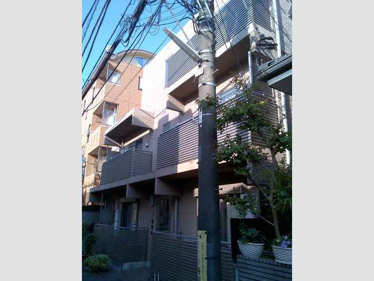 A.P.Y 外観