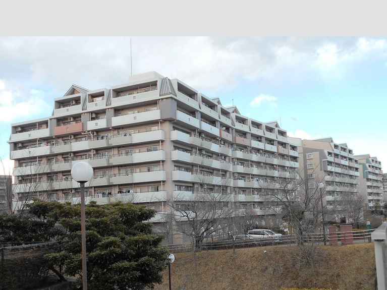 南大沢学園三番街 外観