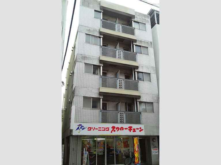 ニューパレス 外観