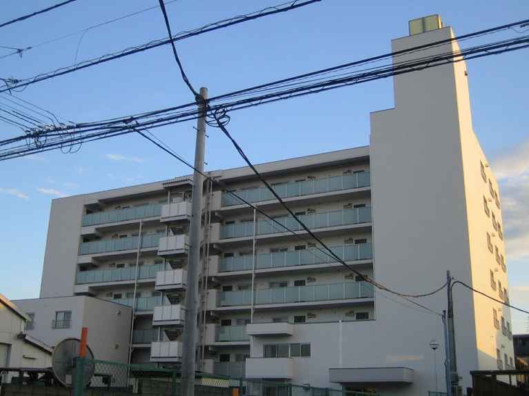 シャンボール大倉山 外観