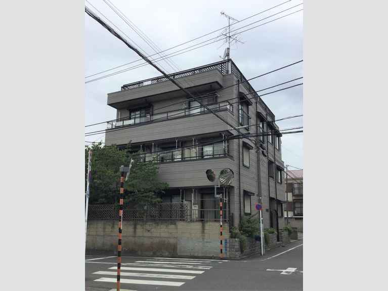 アテミティ 外観