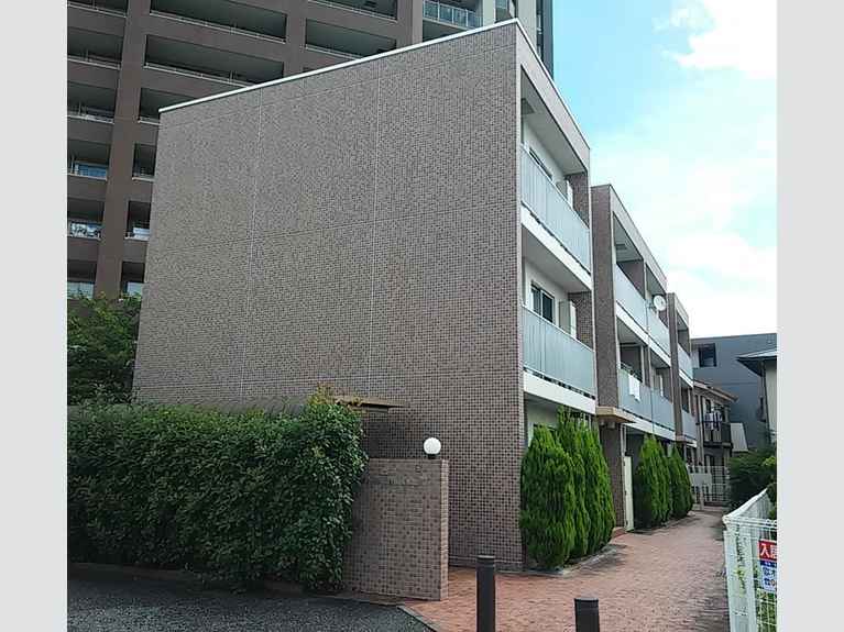 ラフォーレ大倉山伍番館 外観