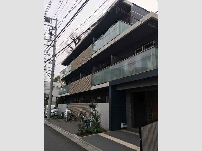 ボルドーエビス 外観