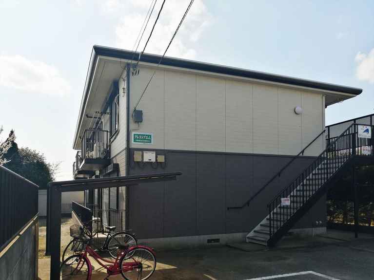 クレストブエム 外観