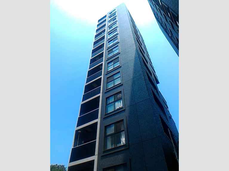 ZOOM新宿南First 外観