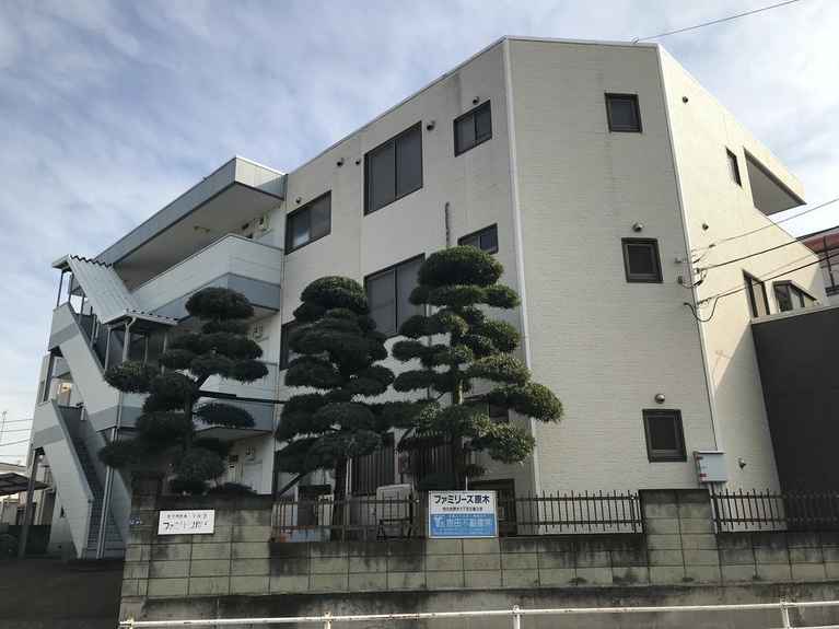 ファミリーズ原木 外観