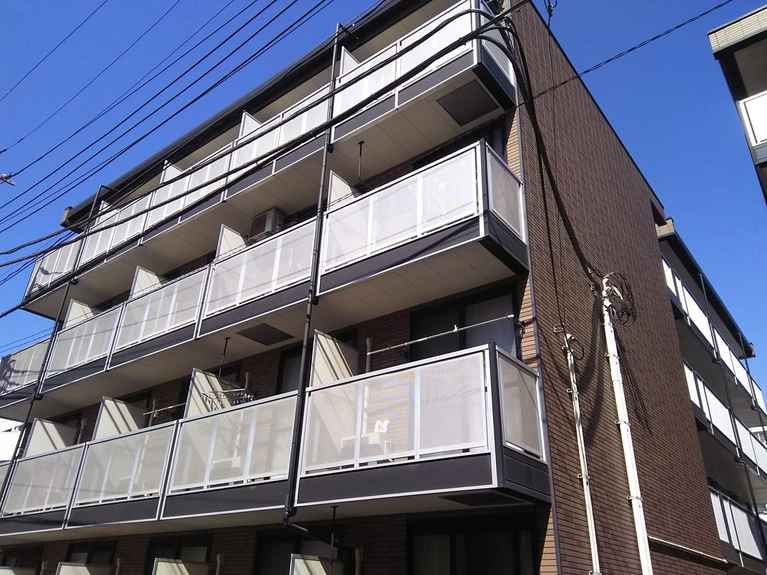 レオパレスクローバー 外観