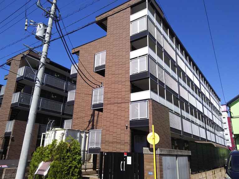 レオパレスブルーム スミ 外観