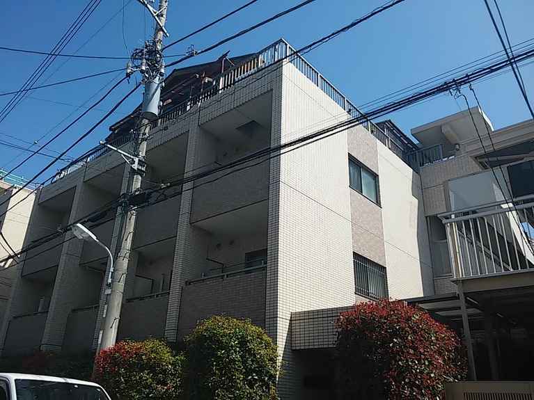 ウエスト ログ イサーラ 外観