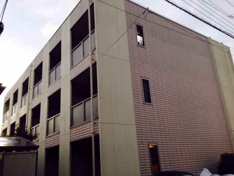 アンプルールフェールクレアシオ 外観