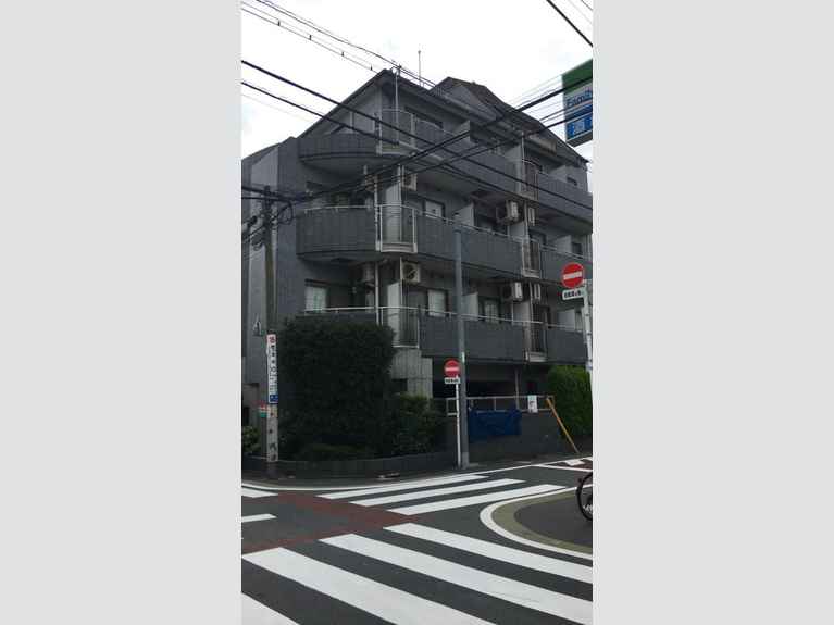 ベレッツア学芸大 外観