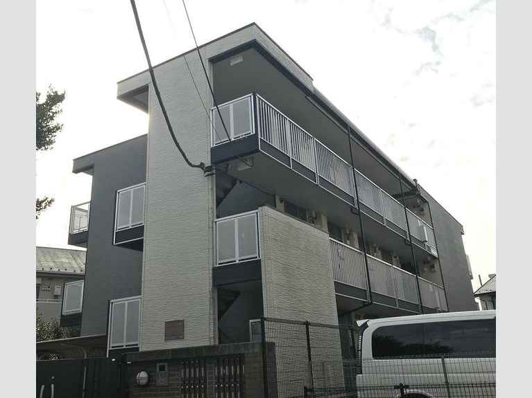 レオパレスシャルール 外観