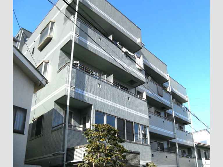 ルーブル五番館 外観