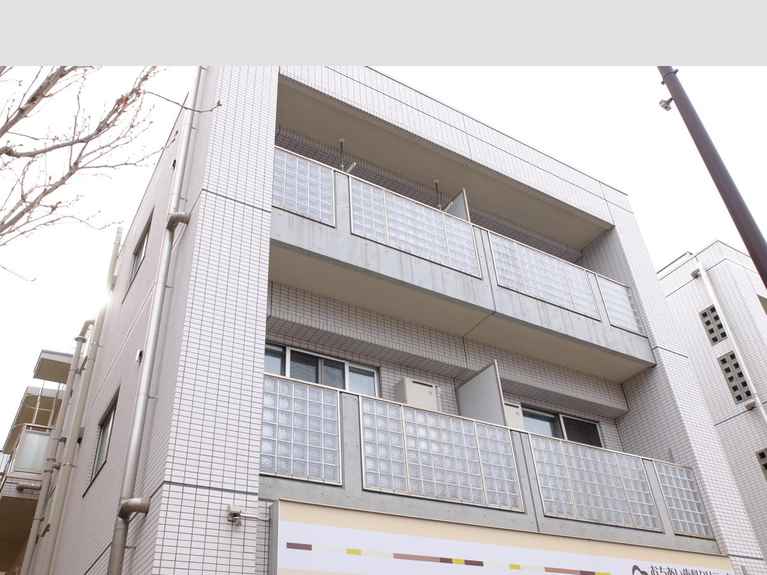 三愛 外観