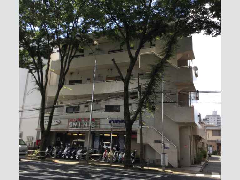 ワイエムパレス 外観
