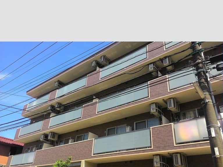アドミラブール 外観