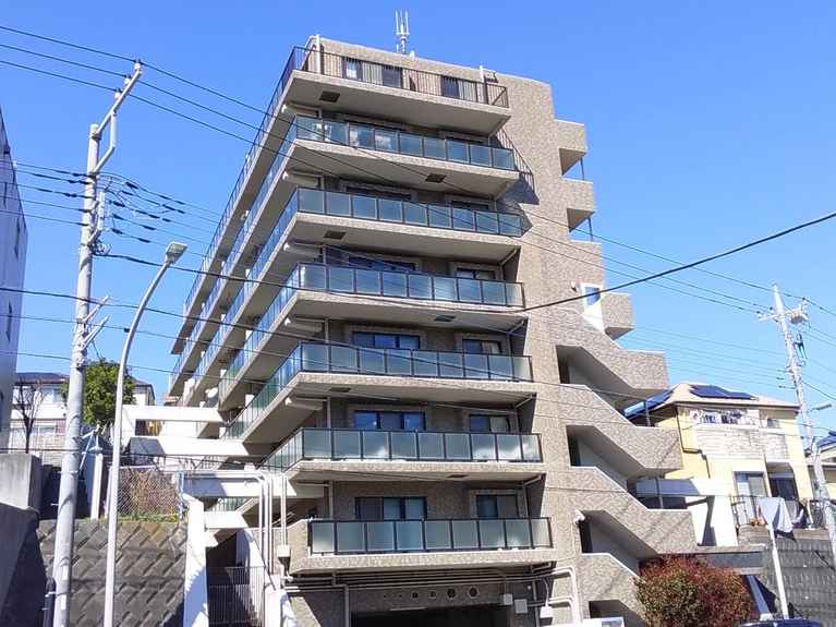 ロイヤルヒルズ南万騎が原 外観