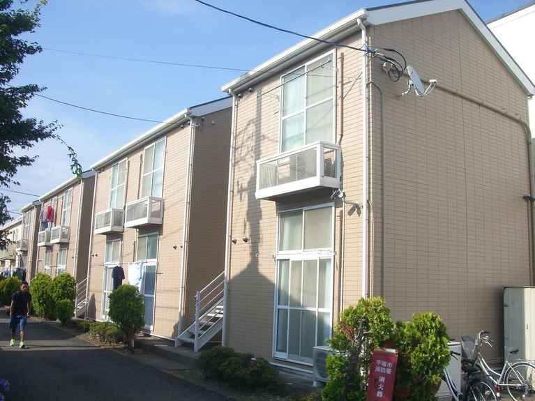 レオパレスファナーリ 外観