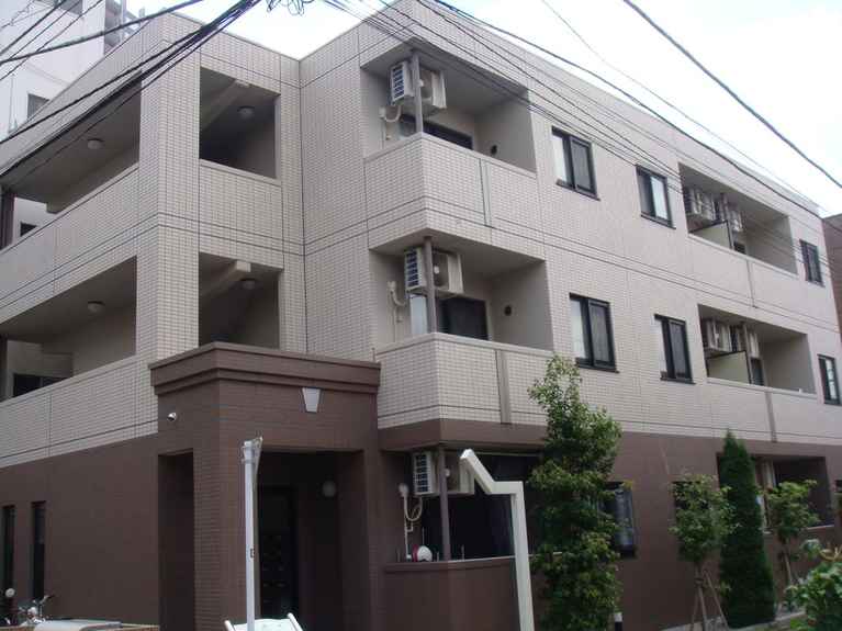 シルバストン 外観