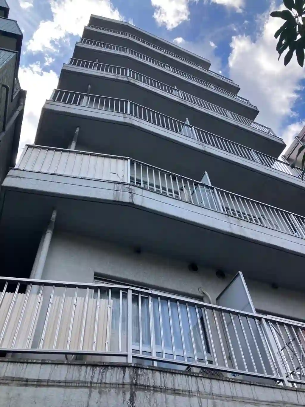 サカエ新宿余丁町マンション 外観