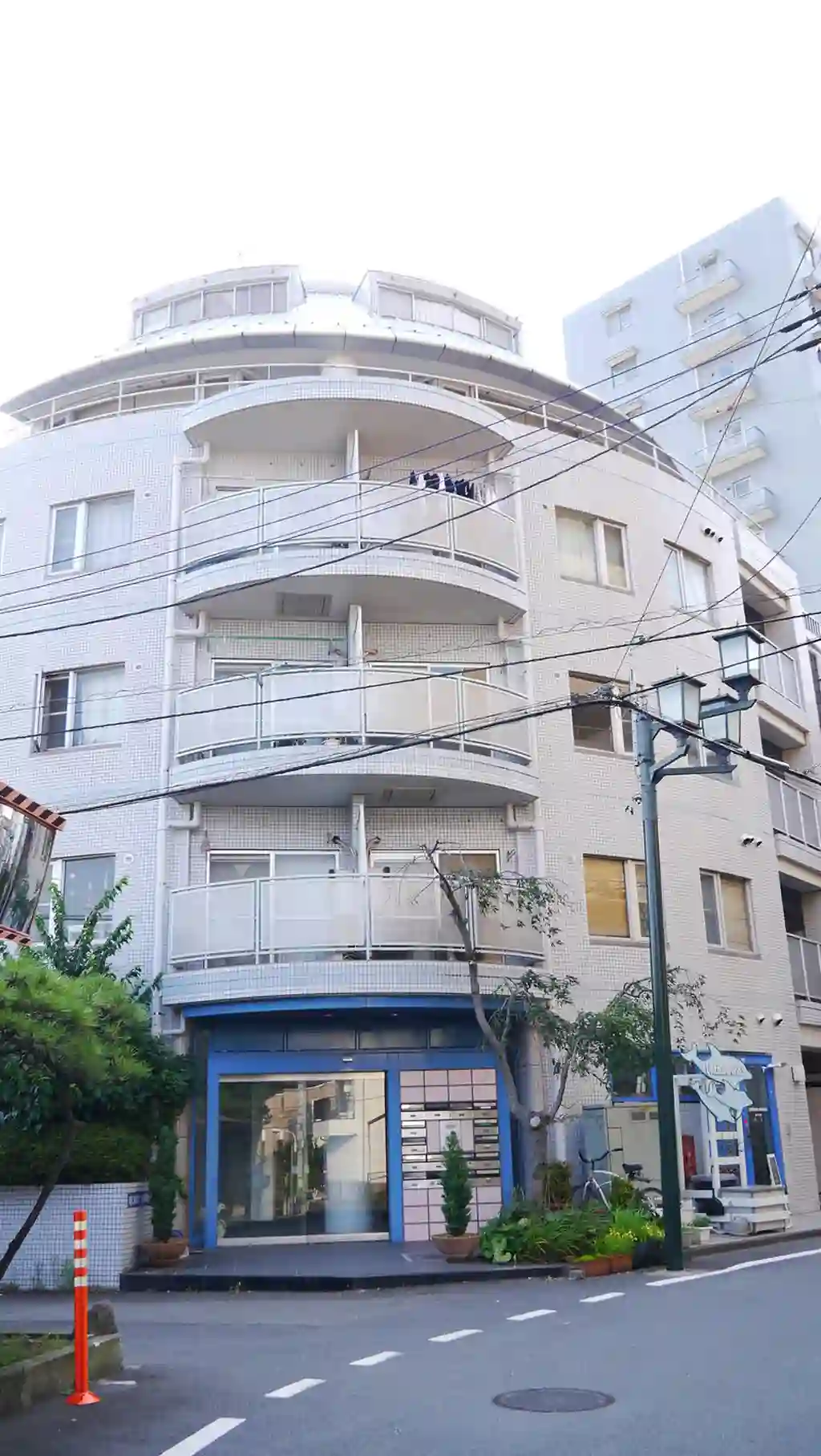 カールロン 外観