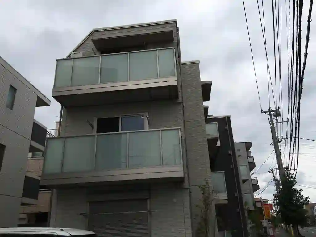 VIA LUCE 外観