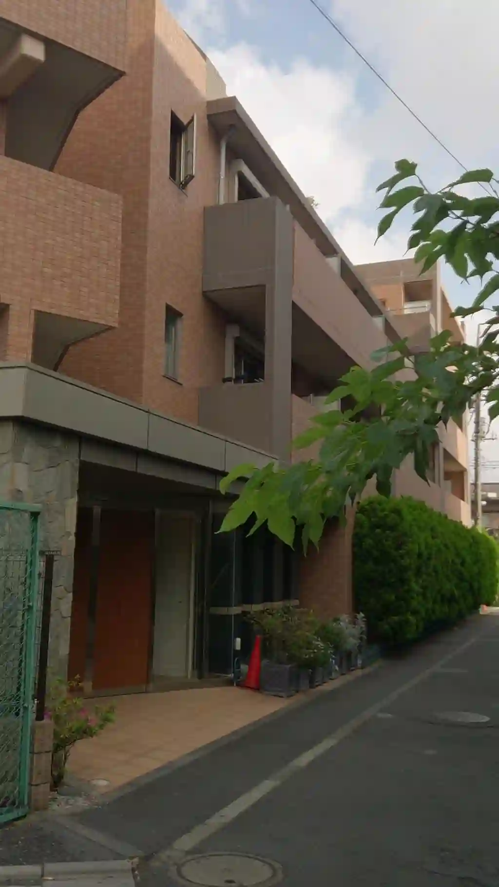 ロングハウス3 外観