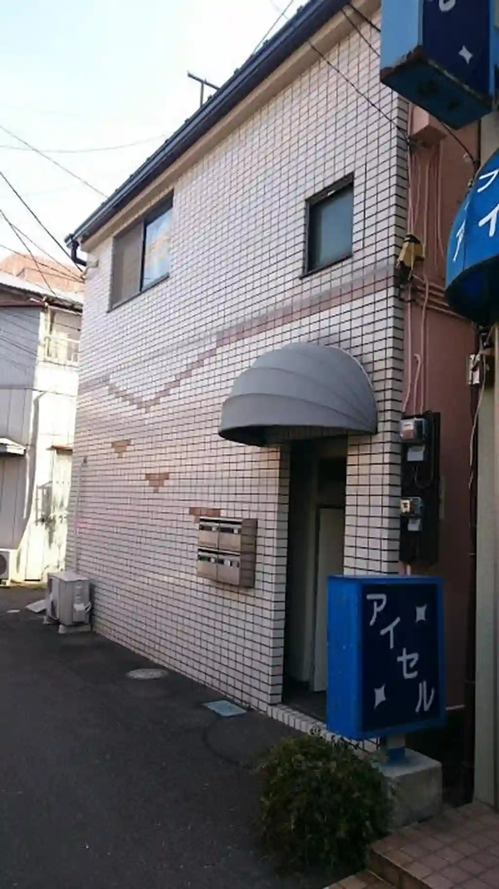 アルファビル 外観