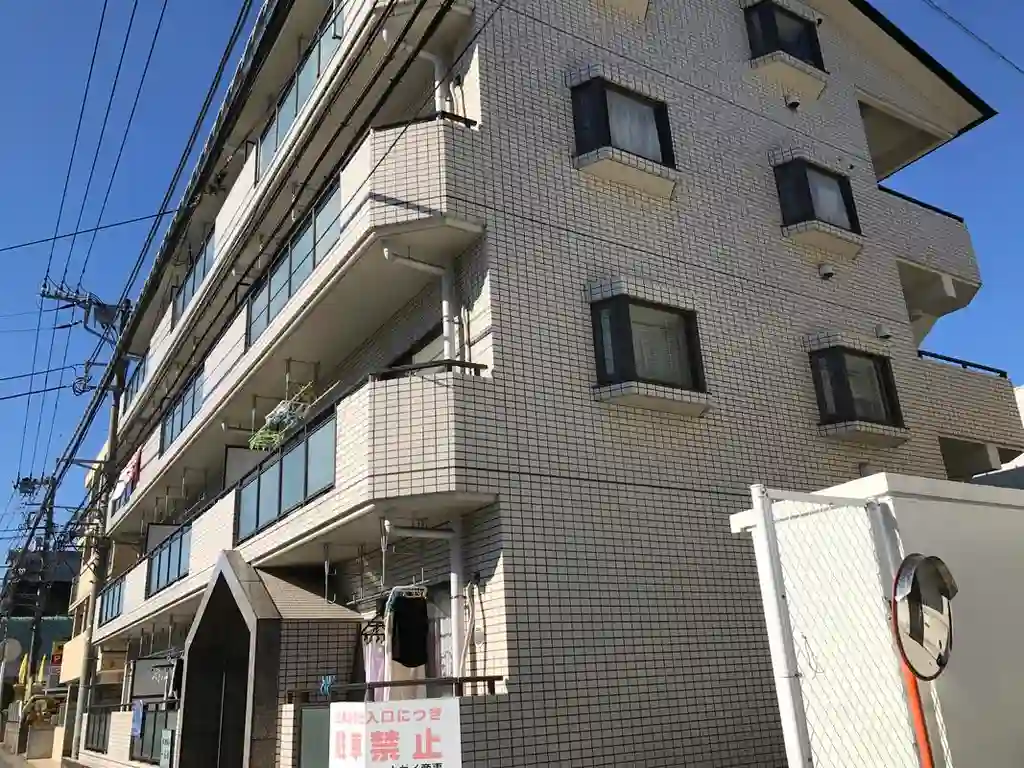 新潮通一番館 外観