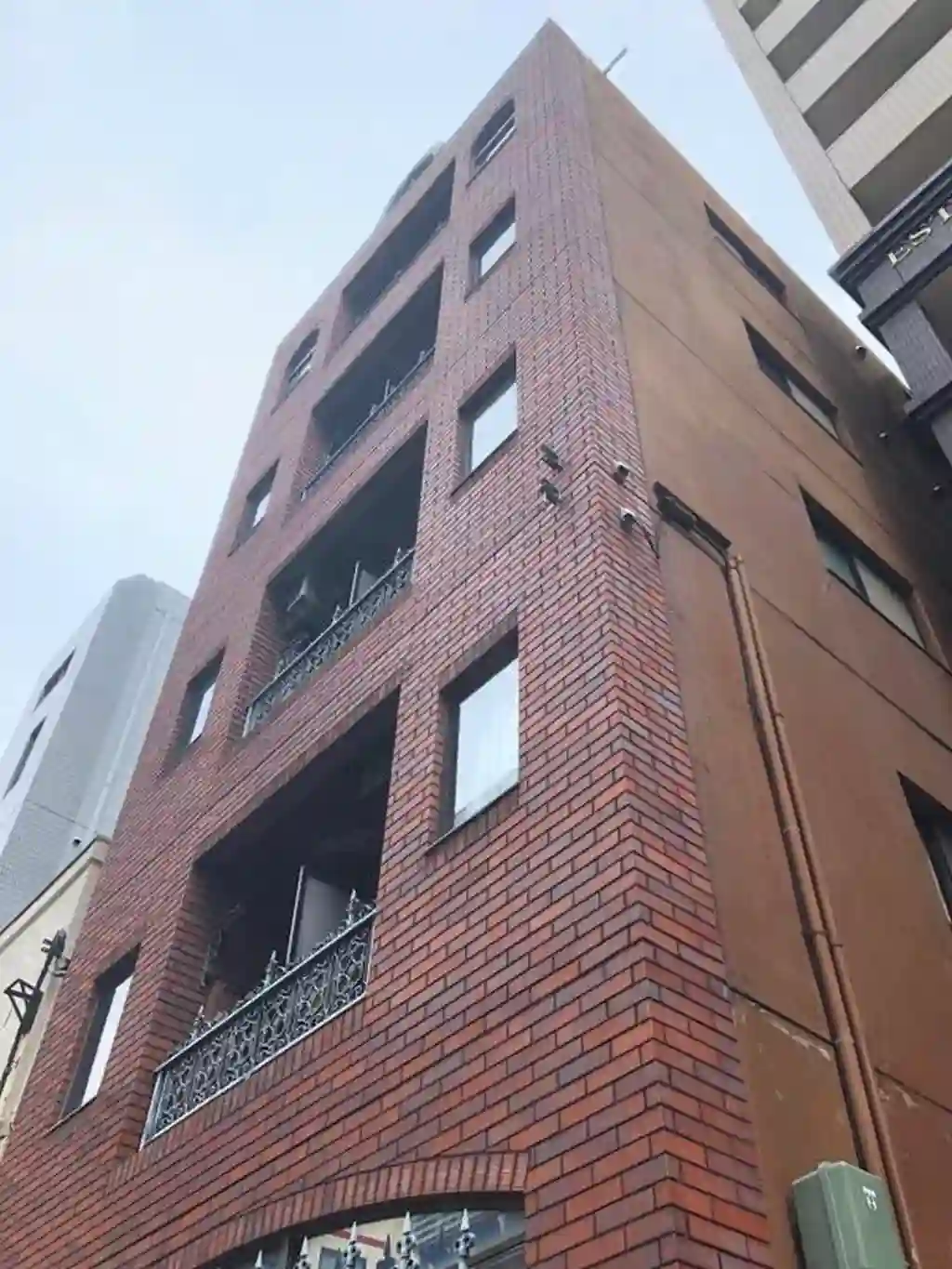 スリーフォークスビル 外観