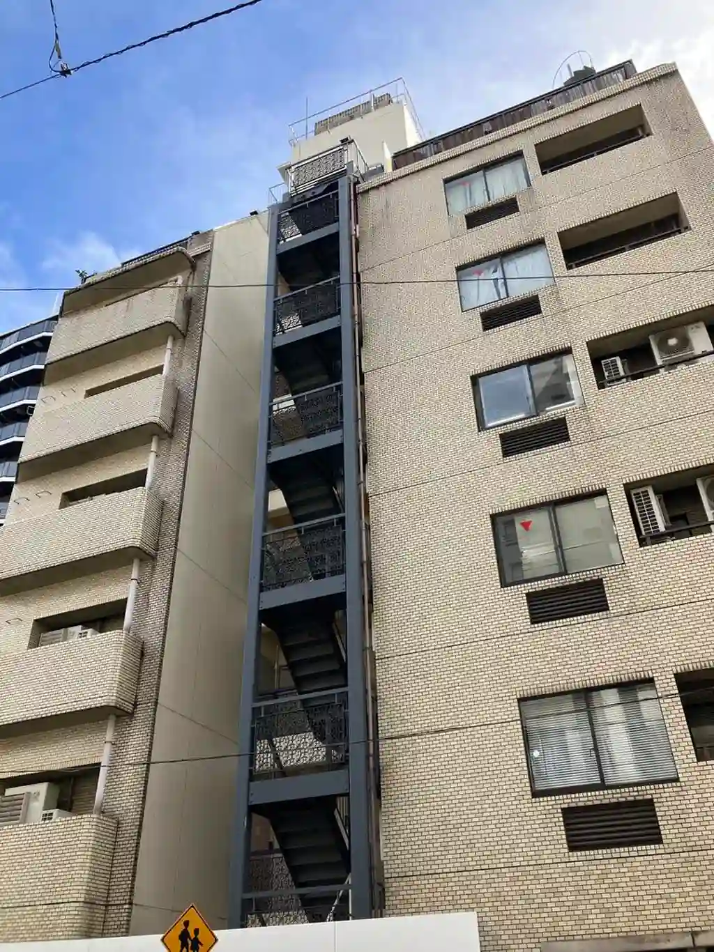 御苑メインビル 外観