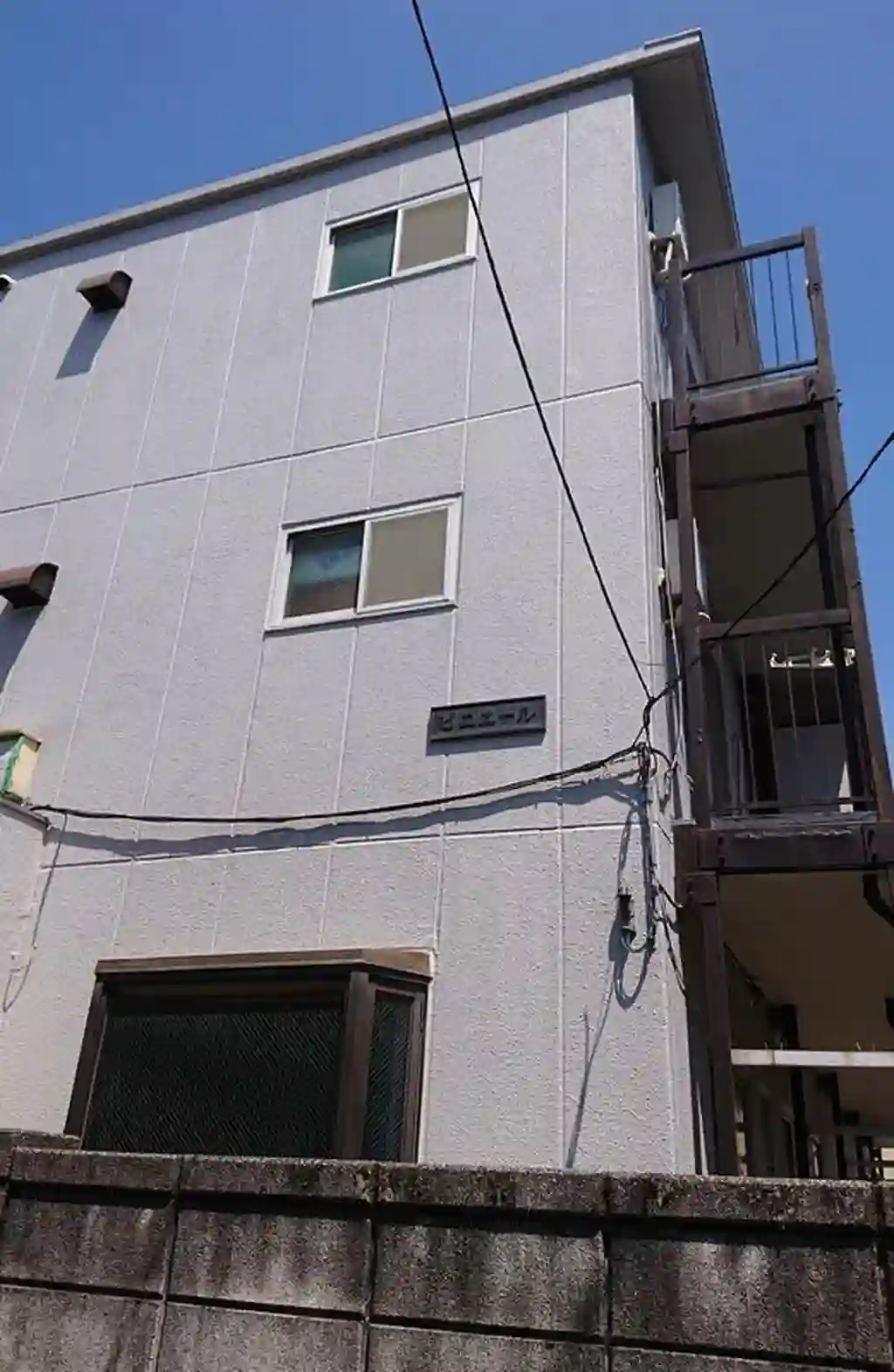 ピニエール 外観