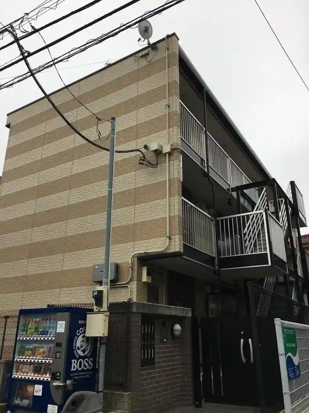 レオパレスリッチトレイン 外観