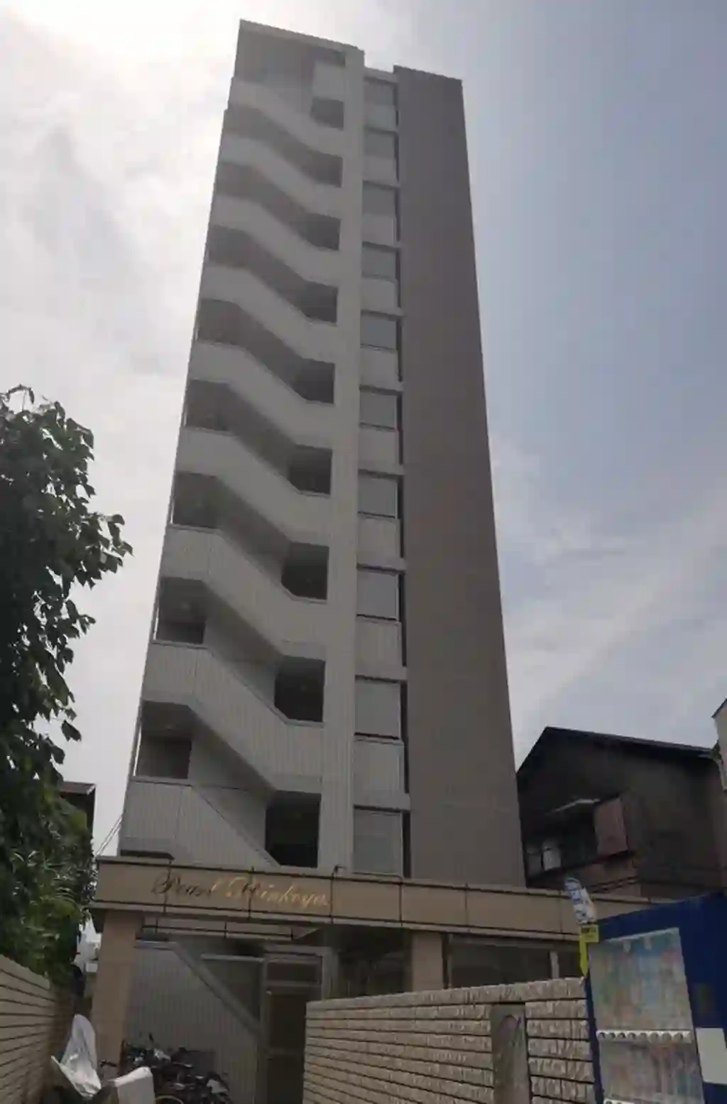 パール新子安 外観