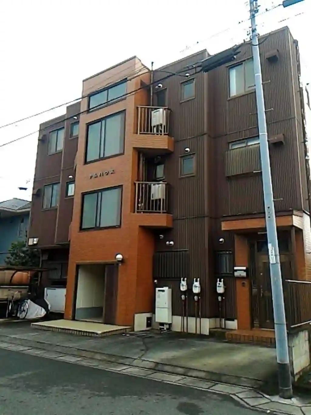 トムハウス 外観